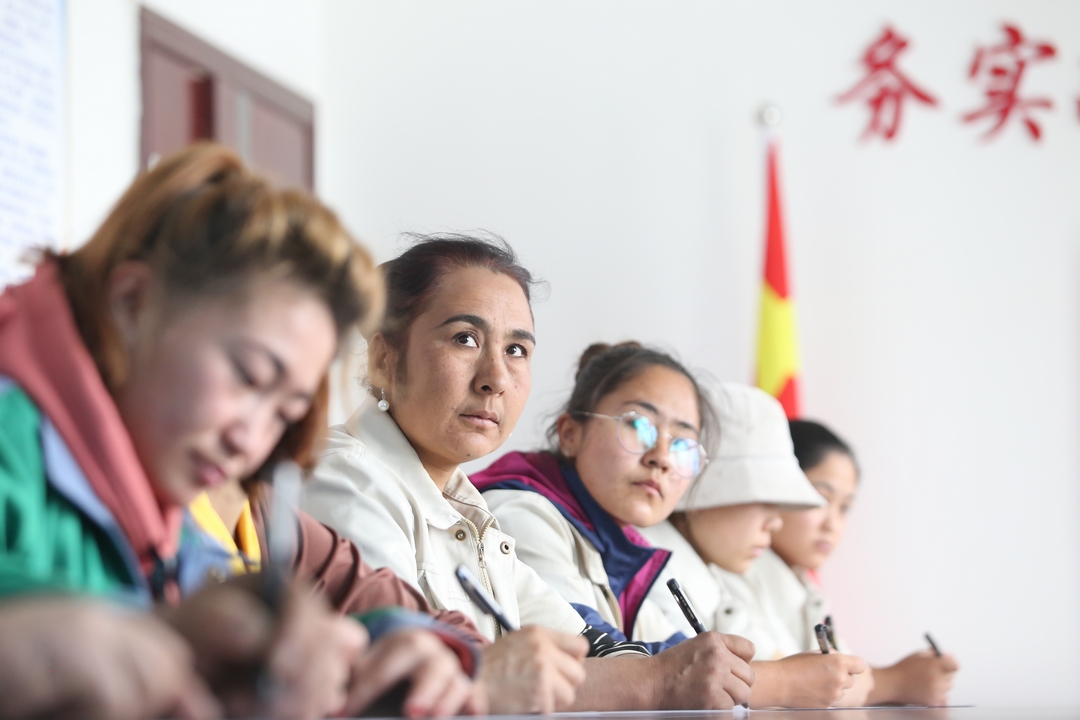 當(dāng)好產(chǎn)業(yè)扶貧主力軍，打贏脫貧攻堅戰(zhàn)